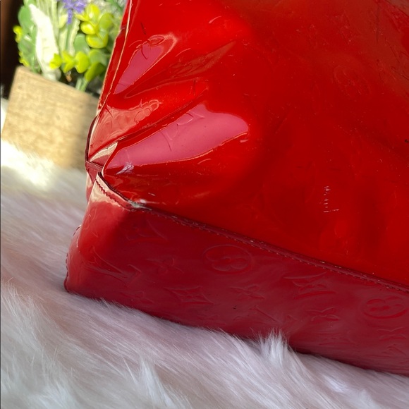 LOUIS VUITTON Monogram Vernis Reade MM Hand Bag Red Rouge - Picture 6 of 17